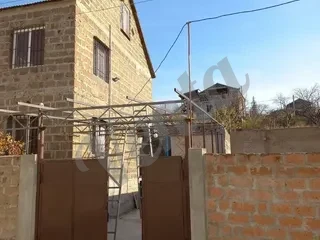 Одноэтажный дом,  в Дзорахбюре, 160 кв.м., на участке 800 кв.м., 3+ ванные