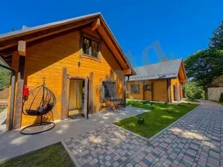 Двухэтажный коттедж на ул.  Шамахяна в Дилижане, 100 кв.м., на участке 326 кв.м.