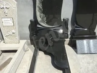 Գերեզմանաքարերի գունավոր նկարներ ապակի 3D