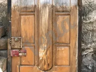Մուտքի դուռ տեղական