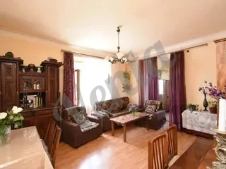 2-комн. квартира на пр.  Саят-Новы в центре, 31 кв.м., предпоследний этаж