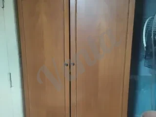 Հին պահարան ամբողջությամբ փայտե