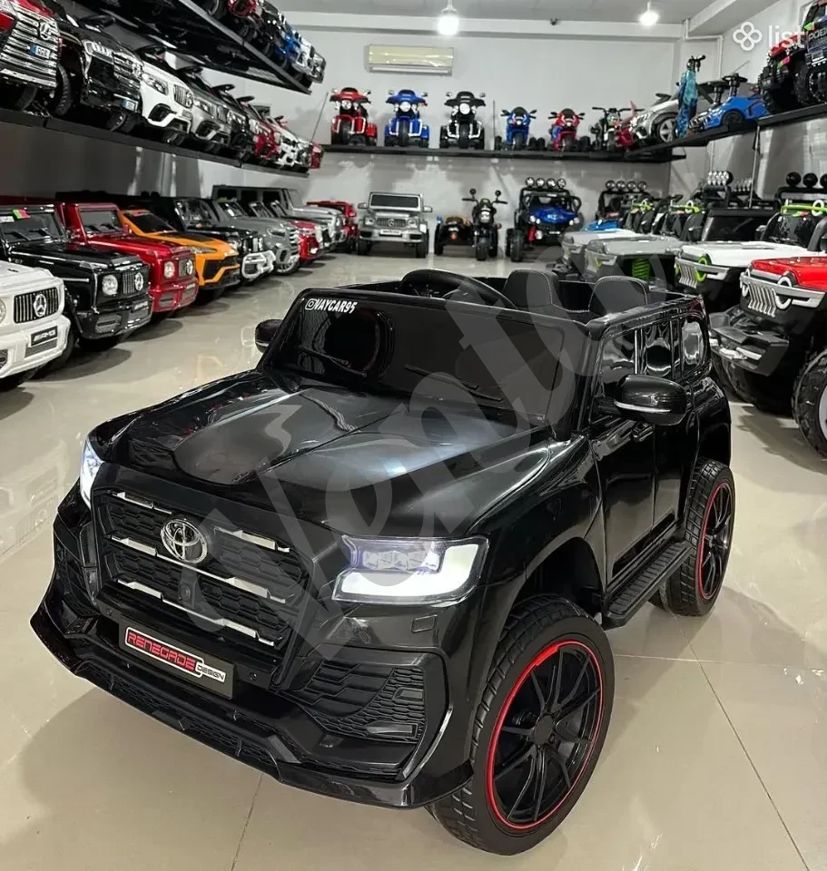 Toyota Land Cruiser 300 մոդելի մանկական էլեկտրական մեքենա