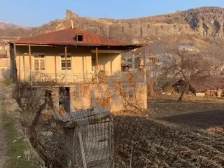 Трёхэтажный каменный дом в Бжни, 265 кв.м., на участке 780 кв.м., 2 ванные