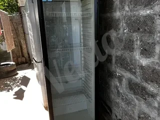 Վիտրինա սառնարան ջրեղենի համար