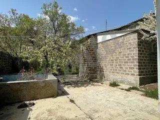 Трёхэтажный каменный дом в Бжни, 265 кв.м., на участке 780 кв.м., 2 ванные