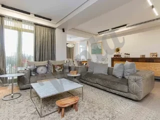 3-комн. квартира на ул.  Туманяна в центре, 70 кв.м., высокие потолки, каменное здание