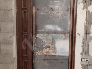 Մուտքի դուռ տեղական
